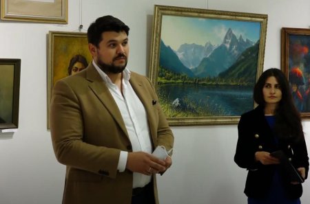Выставка юбиляров в картинной галерее Черкесска